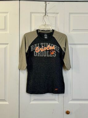Nike Baltimore Orioles Raglan Sleeve Tee - Black & Gray
